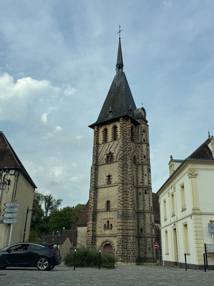 Header image for 28250 Senonches, France