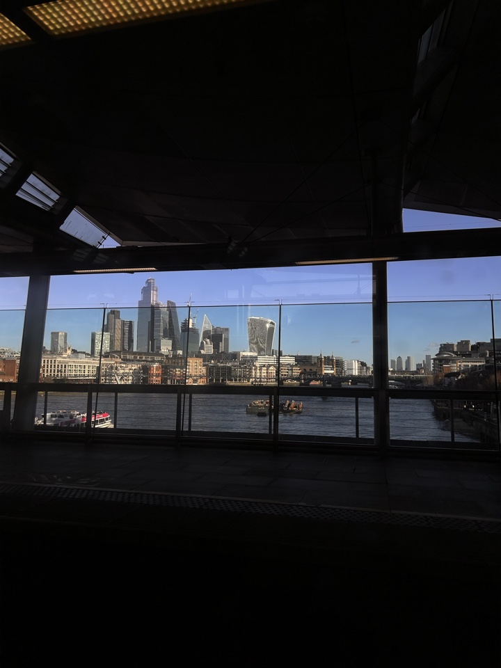 valekiallamiaous's header image