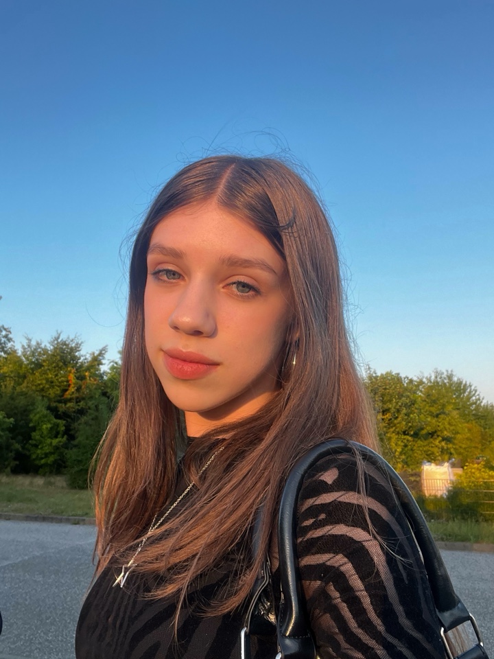 arina's profile picture